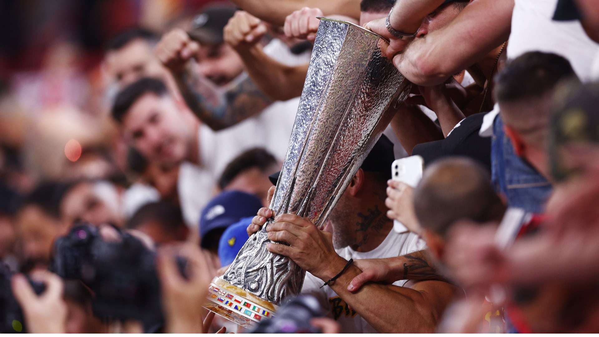 界波率先破 界波率先破